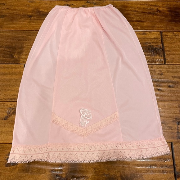 Viola Montreal vintage pink half slip skirt - Picture 3 of 10